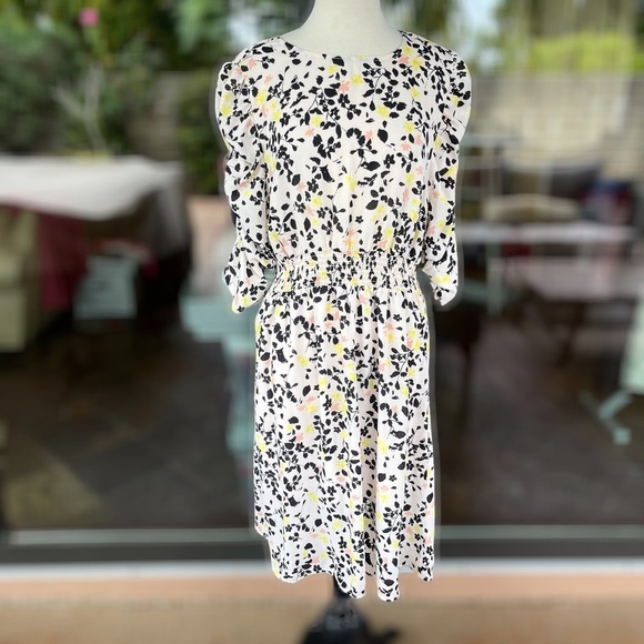 STUDIO B by BOBEAU ~Delicate Floral Print Dress ~Elastic Waist/Ruched Sleeves~XL - Picture 4 of 8